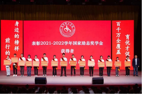 https:/__local/1/5C/7C/EF906EE1EFDABAEE5794B8119FF_86ED8F48_C3C1A.png