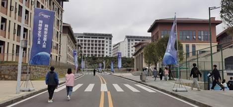 说明: D:\2021\网络安全周\太阳成tyc7111cc网络安全周总结2021\海报道旗\道旗2.jpg