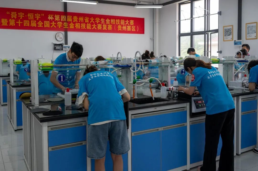 abb86459-51fb-4056-b33e-f28aa13692a3.jpg