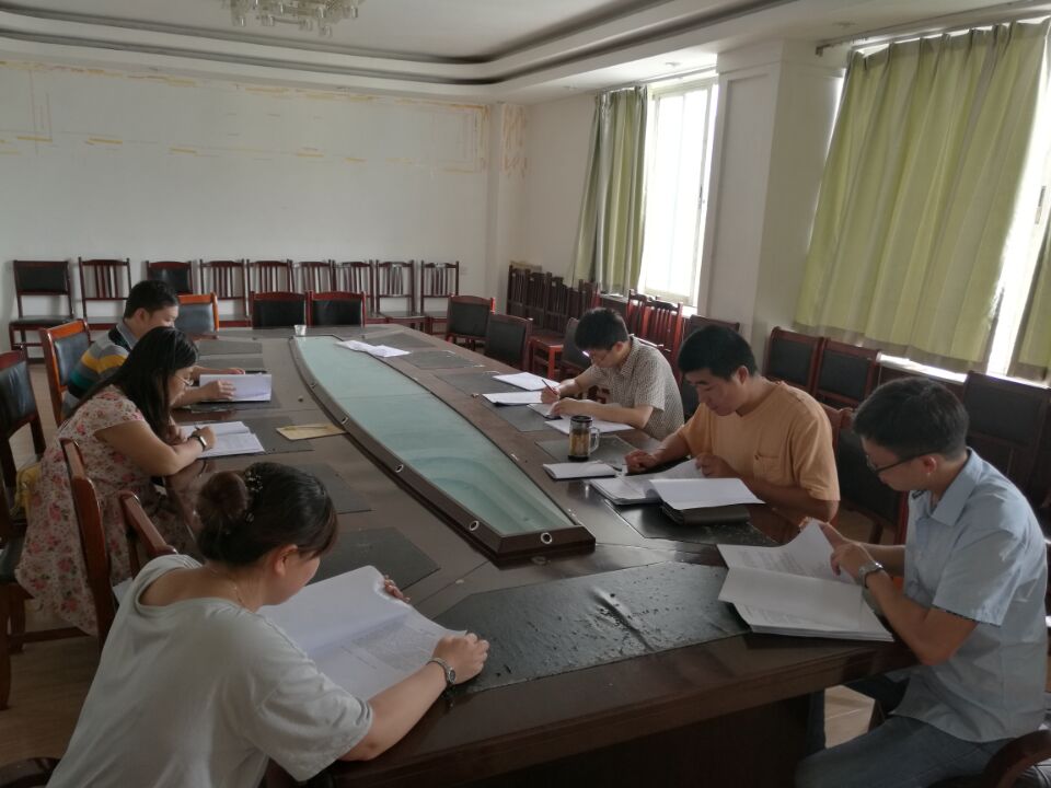 建模组阅卷现场